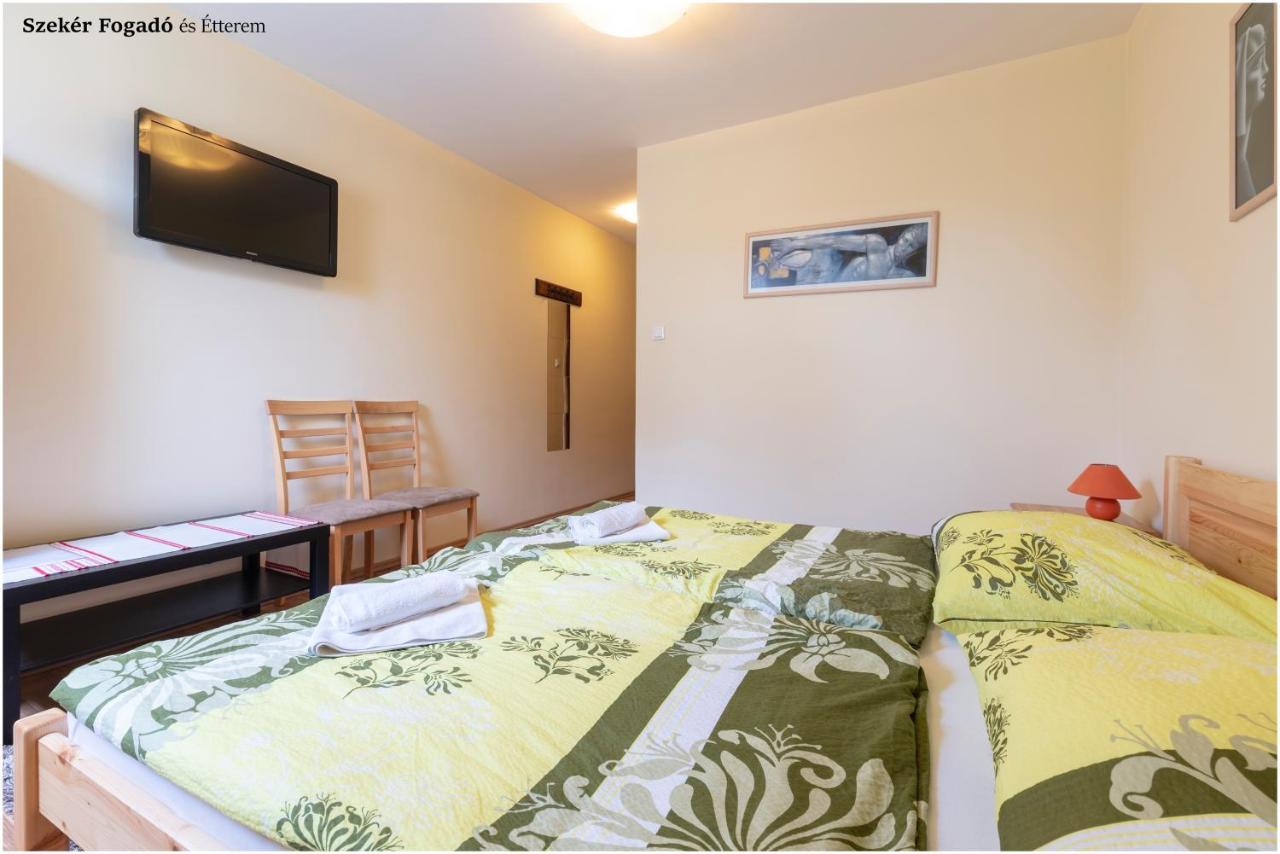 Szeker Fogado Bed & Breakfast Bátonyterenye Dış mekan fotoğraf