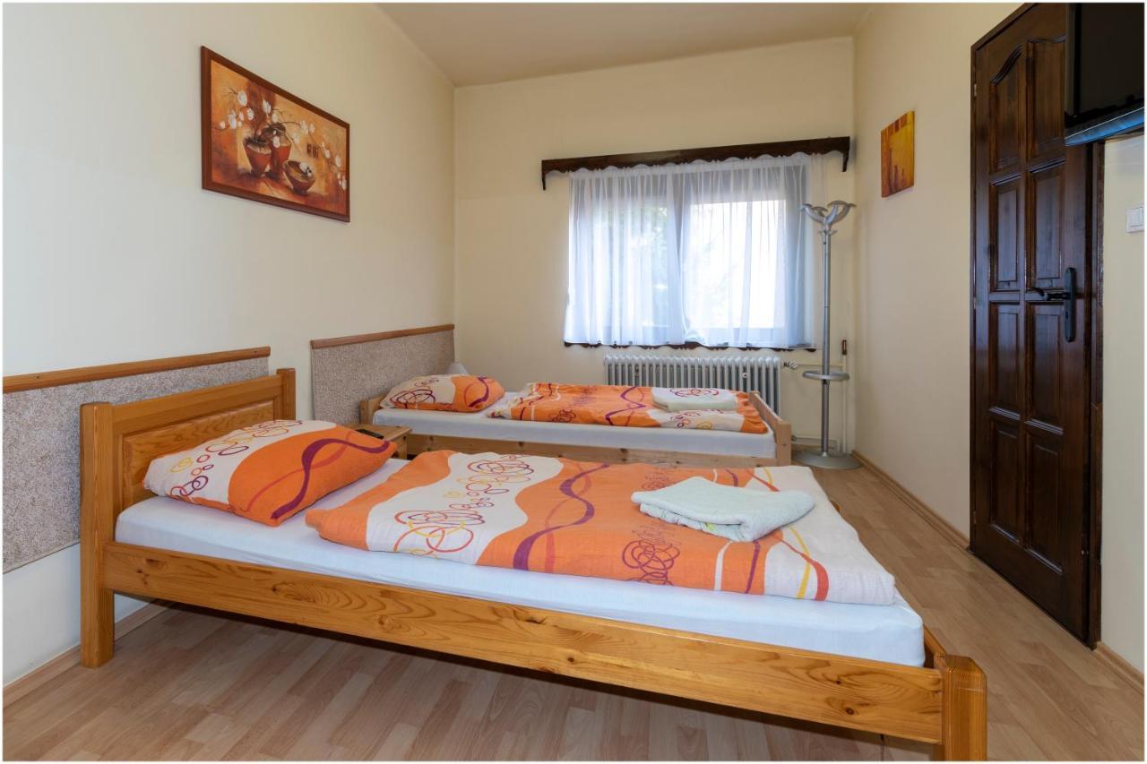 Szeker Fogado Bed & Breakfast Bátonyterenye Dış mekan fotoğraf